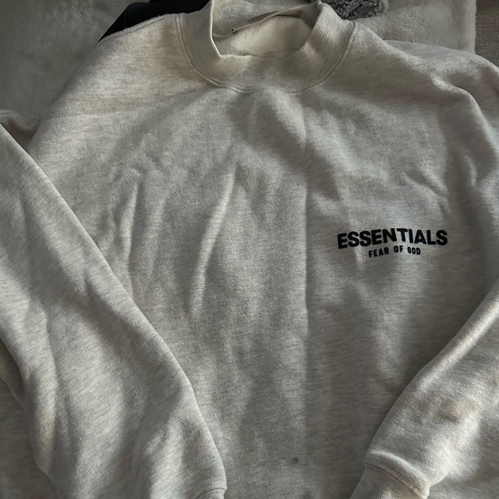 Fear of God Essentials Grey crewneck sweatshirt (unisex)